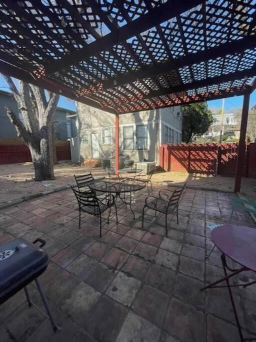Centrally Located Cozy Tiny Loft, Near Acl, Sxsw, Zilker, 6Th Street أوستن المظهر الخارجي الصورة